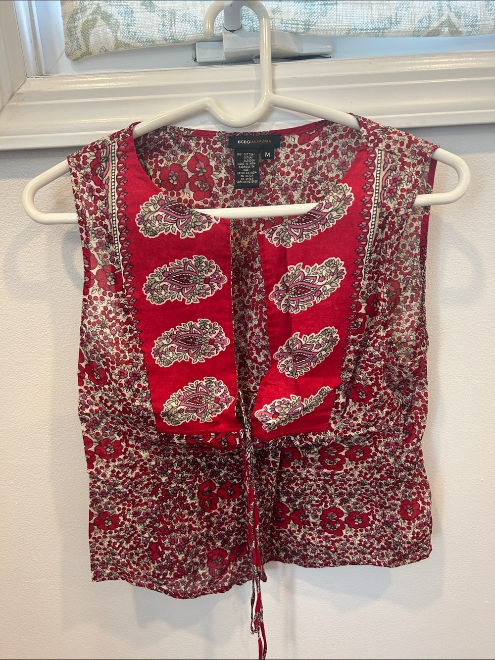 BCBGMaxAzria Red and Cream Floral Tie-Front Sleeveless Top